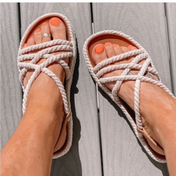 Universal Thread Nautical style sandals with rope size 11 new - Picture 1 of 7